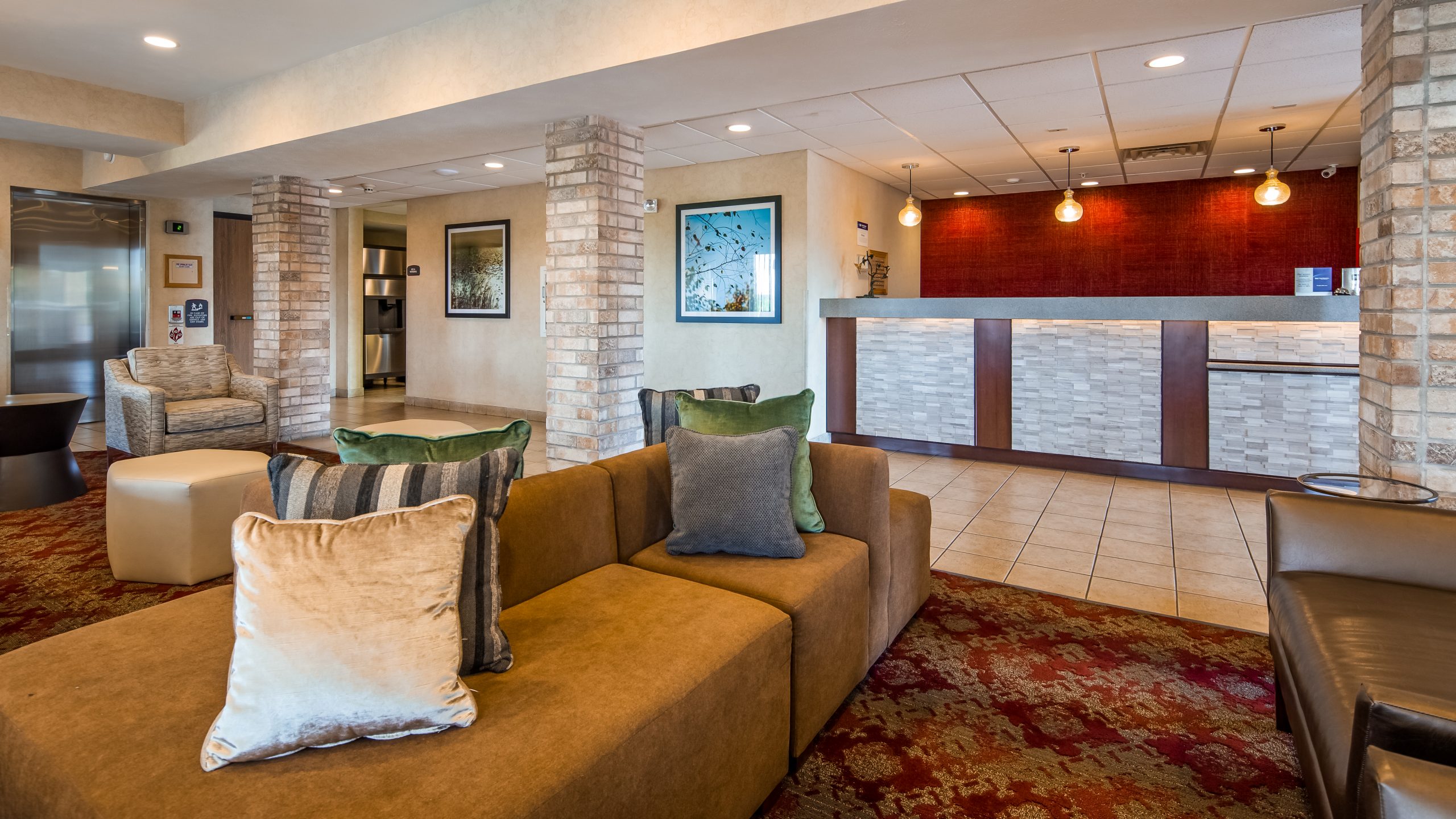 Best Western Plus Howe lobby