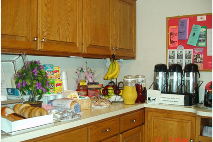 Der Ruhe Blatz Motel Kitchen Counter