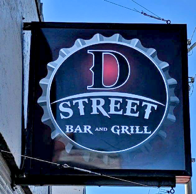 D Street Bar and Grill Sign