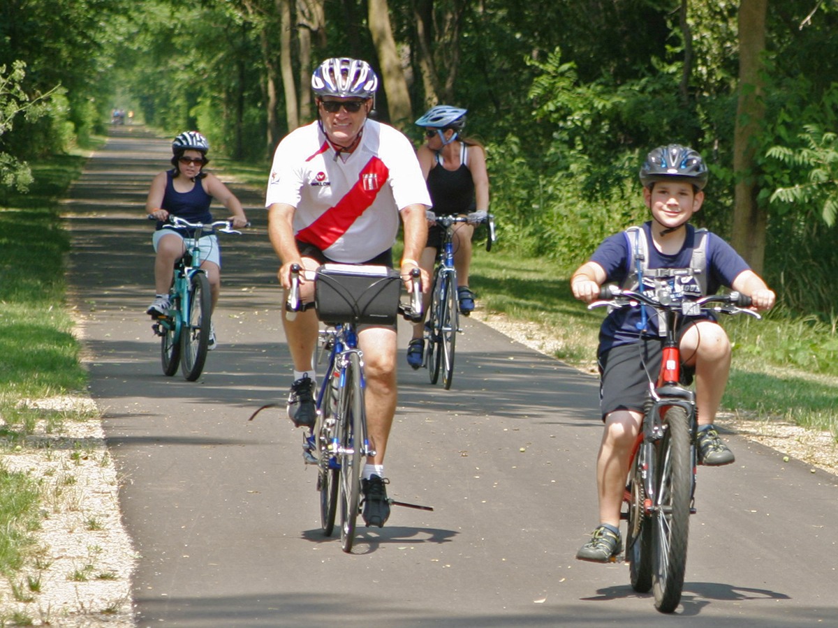 Bicyclists on Pumpkinvine Trail