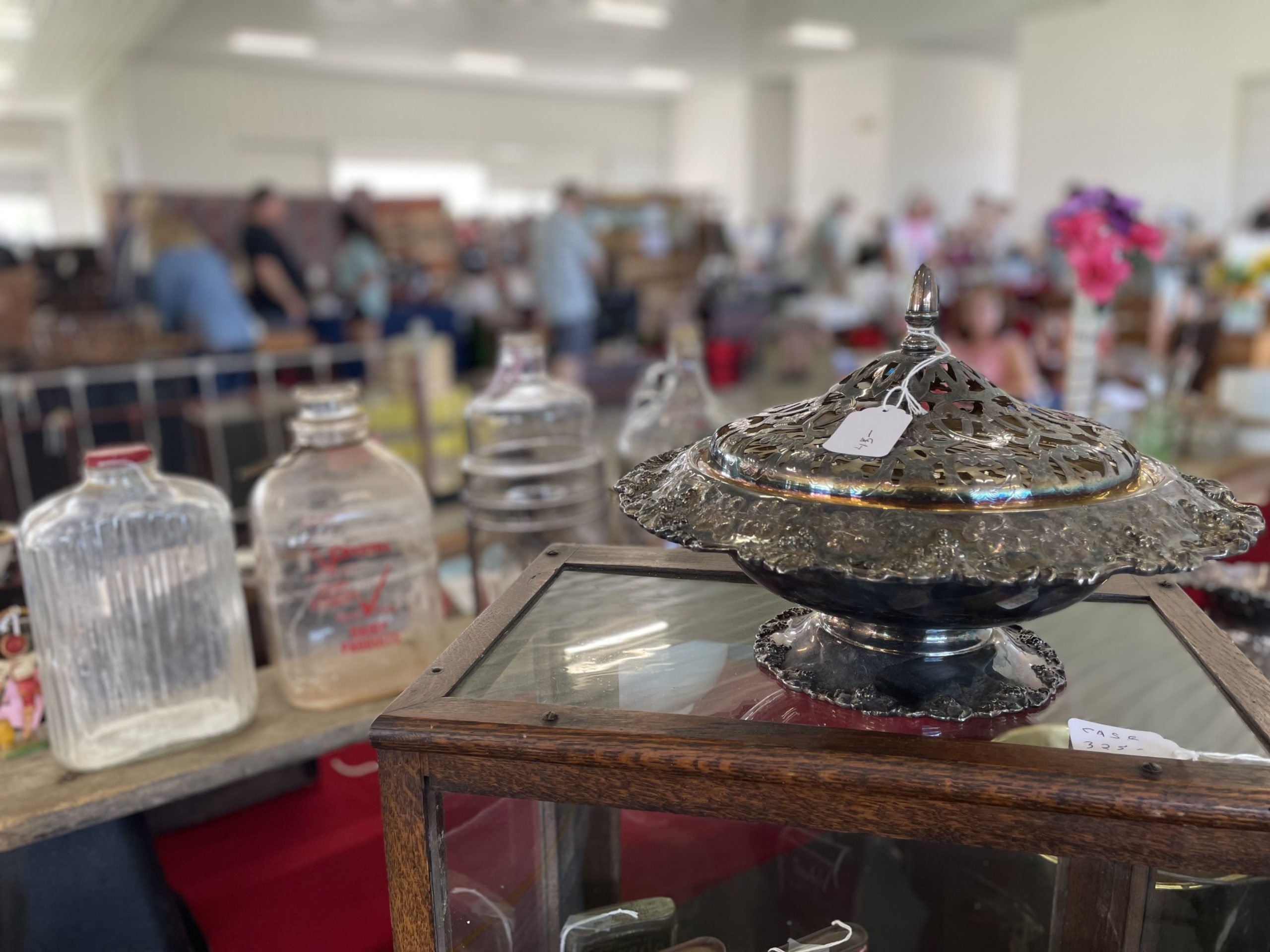 Items for sale at antique and vintage market.